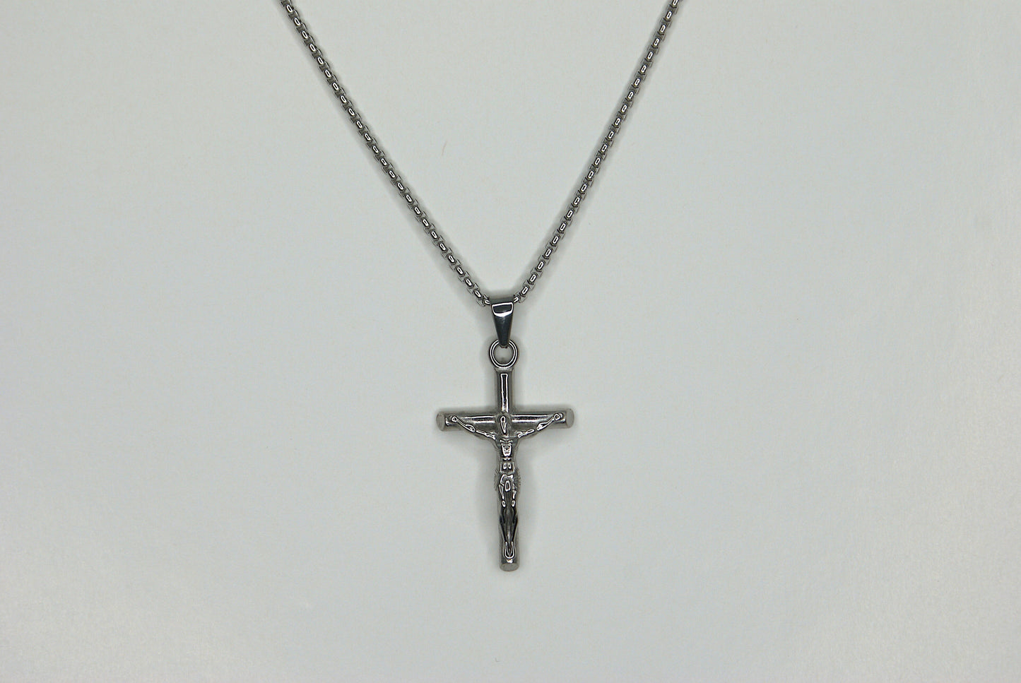 Collar con dije "Cruz"