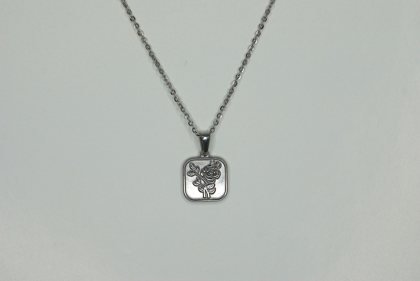 Collar con dije "Flor"
